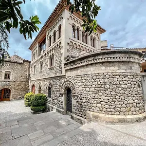 Severi Casa Con Historia En Chalet Besalú