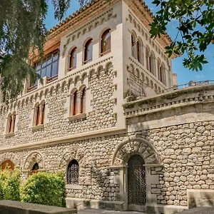 Severi Casa Con Historia En Chalet Besalú