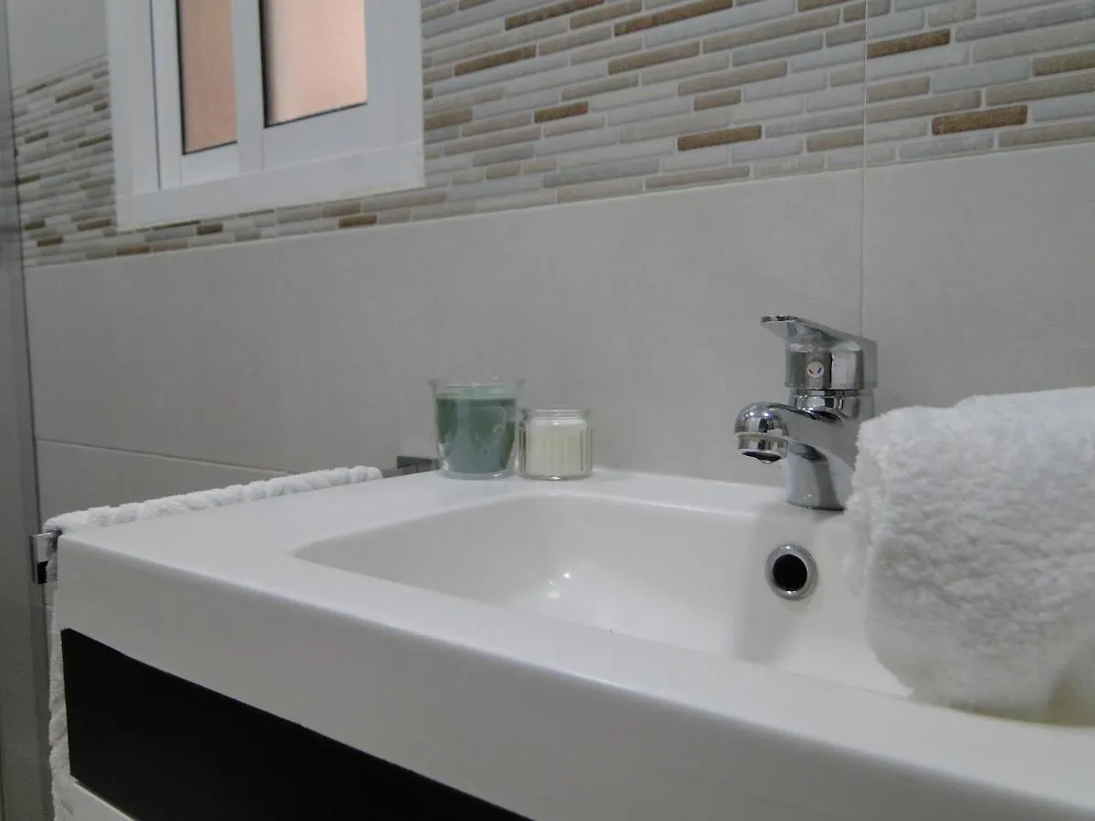 Apartamento con vistas a la catedral a 15 minutos del centro Málaga 0*,  España
